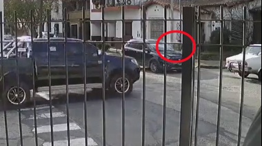 Locura en San Fernando: rompió al parabrisas con un hacha