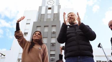 Miles de vecinos de Lomas celebraron el Día de la Patria en la Plaza Grigera