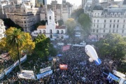 Multitudinaria marcha en defensa de la universidad pública: “No estamos dispuestos a resignar nuestro futuro”