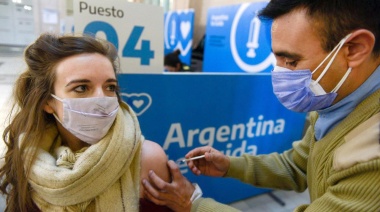 La mitad de la población de la Argentina ya completó su esquema de vacunación con 2 dosis