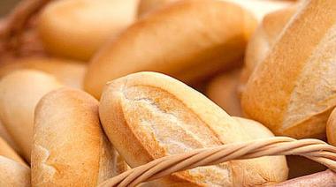 Acuerdo con intendentes para vender el pan a $1.500