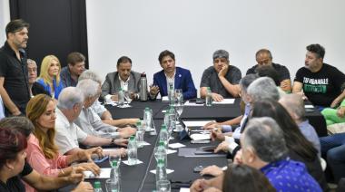 Kicillof encabezó una reunión con dirigentes de Unión por la Patria