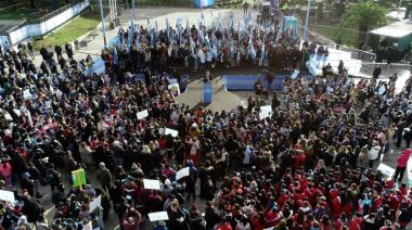 Multitudinaria promesa a la Bandera en Lomas de Zamora