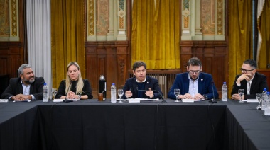 Kicillof y Cuattromo firmaron convenios para la compra de bienes de capital en 19 municipios